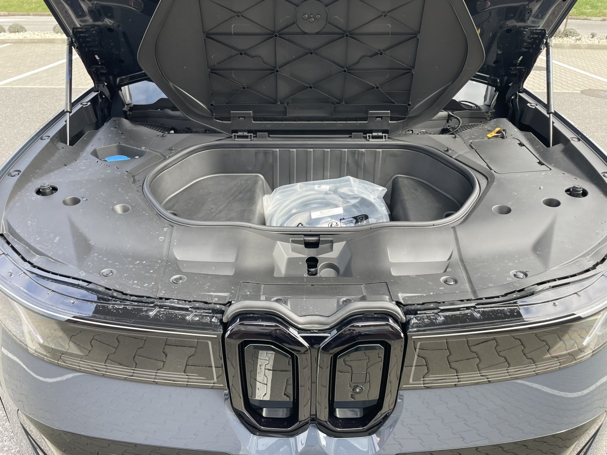 BMW iX3 50 xDrive - test 2026