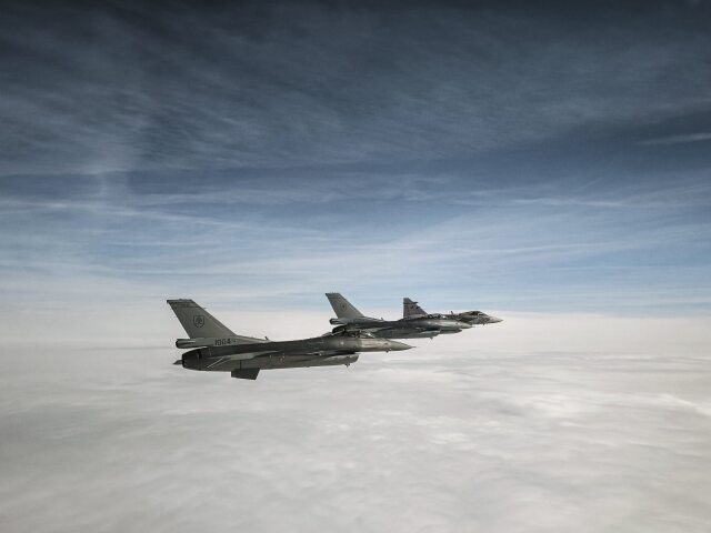 F-16 /Stíhačka /