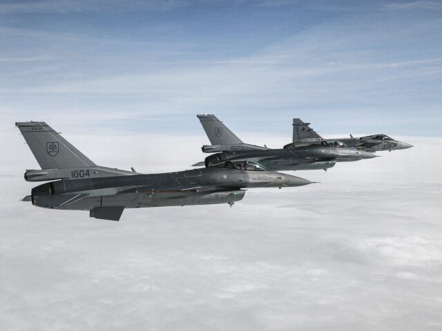 F-16 / Stíhačka /
