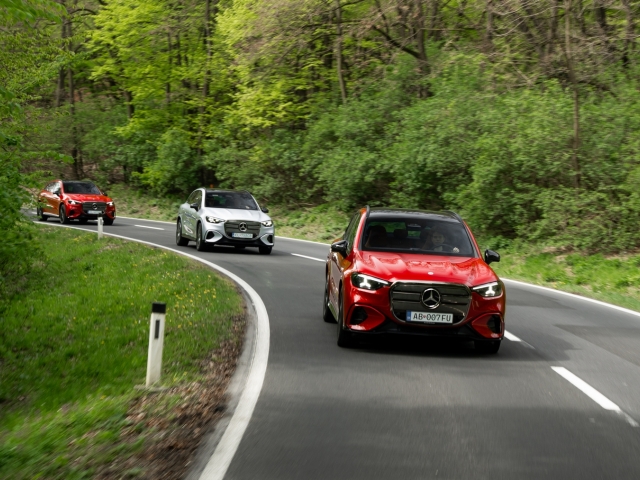 Mercedes-Benz GLC 400 4MATIC with EQ Technology (2026)