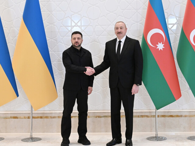Volodymyr Zelenskyj a Ilham Alijev 25. aprila 2026      x.com presidentaz