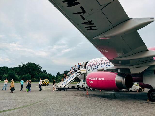 lietadlo, Wizz Air, letisko, cestovanie, doprava, dovolenka, pasažieri