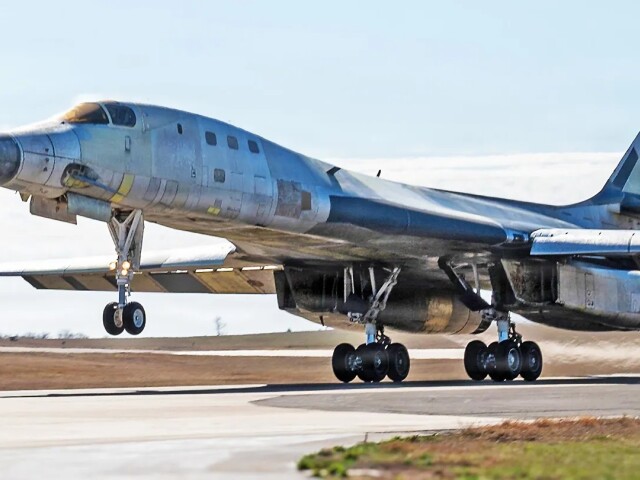 Americký bombardér B1B - Lancer