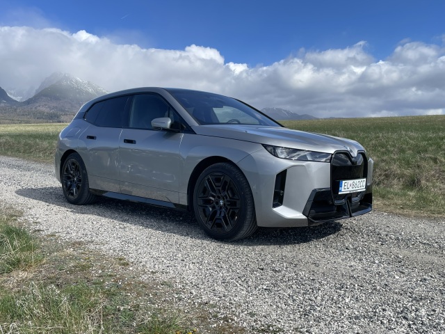 BMW iX xDrive60 - test 2026