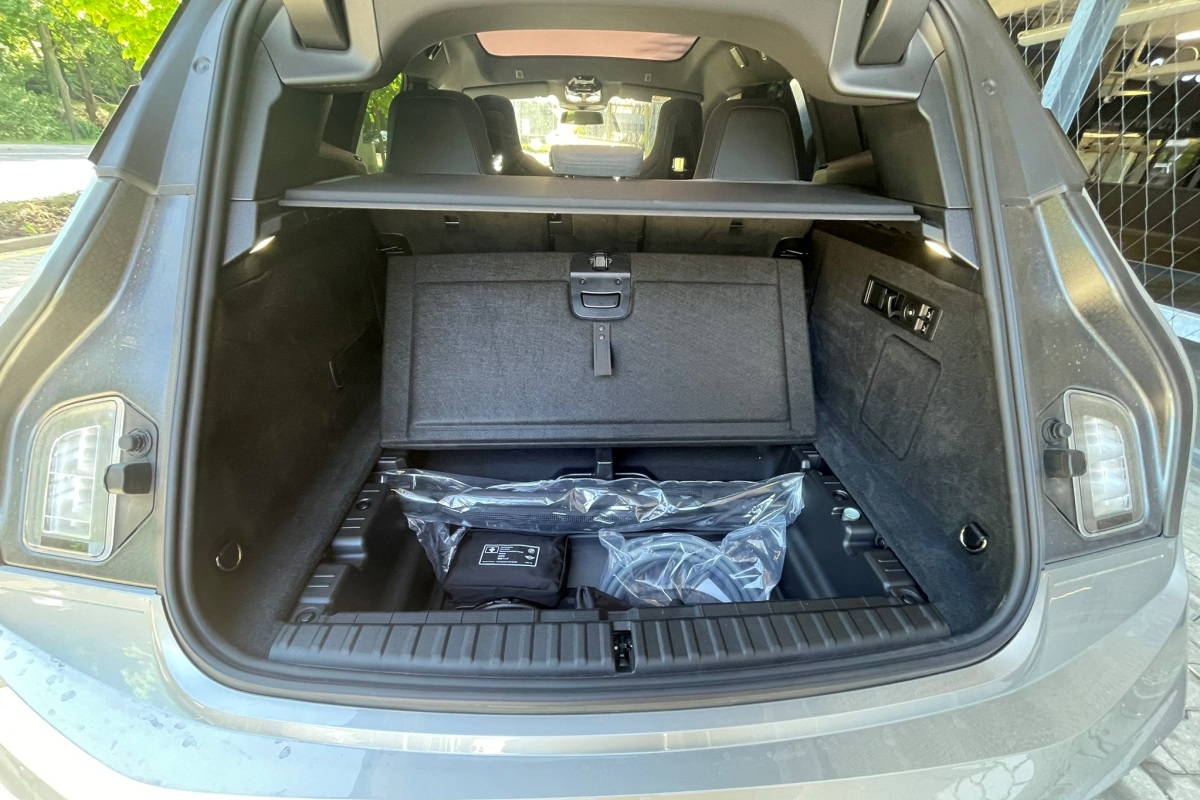 BMW iX xDrive60 - test 2026