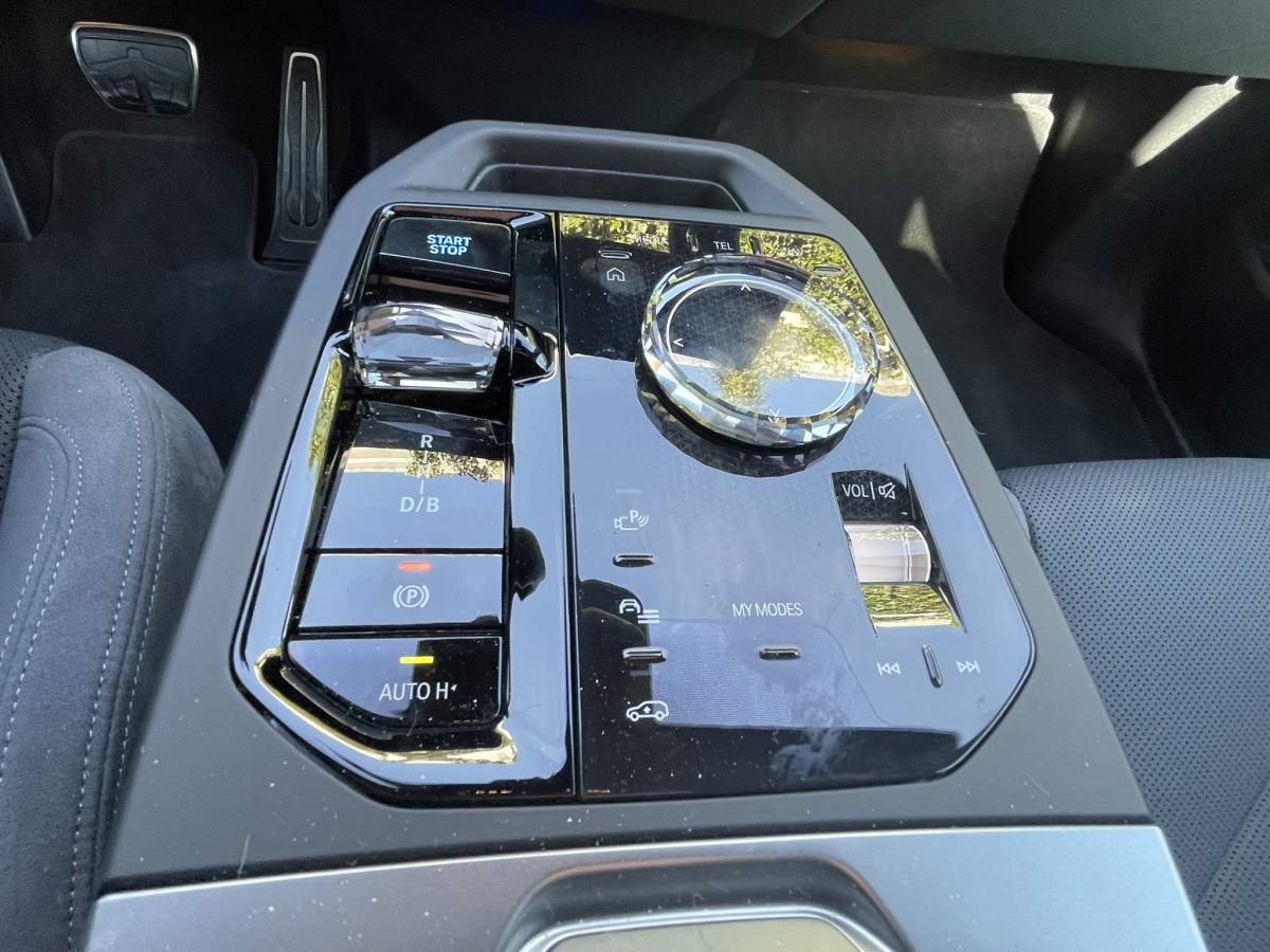BMW iX xDrive60 - test 2026