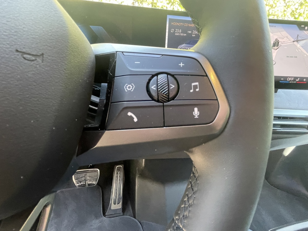 BMW iX xDrive60 - test 2026