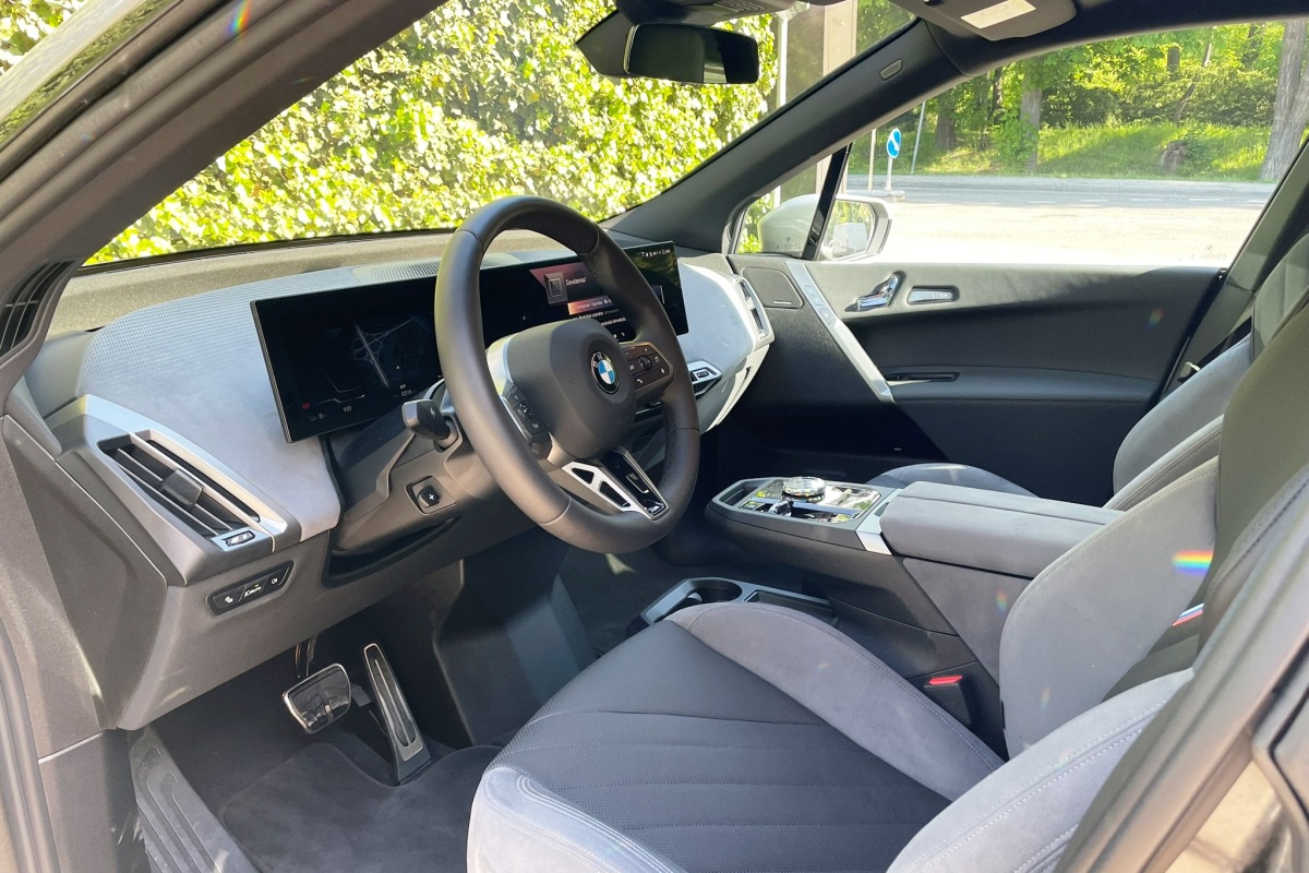 BMW iX xDrive60 - test 2026