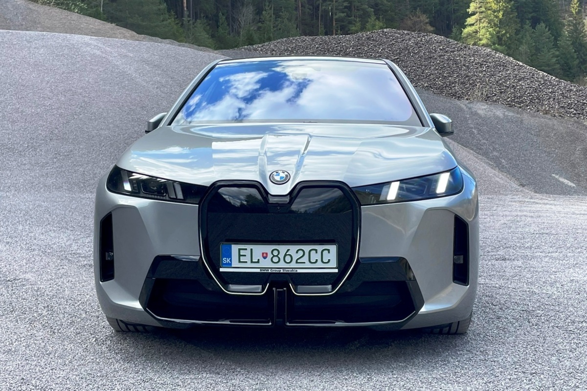 BMW iX xDrive60 - test 2026