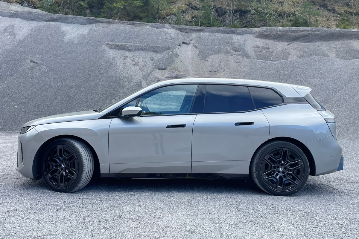 BMW iX xDrive60 - test 2026