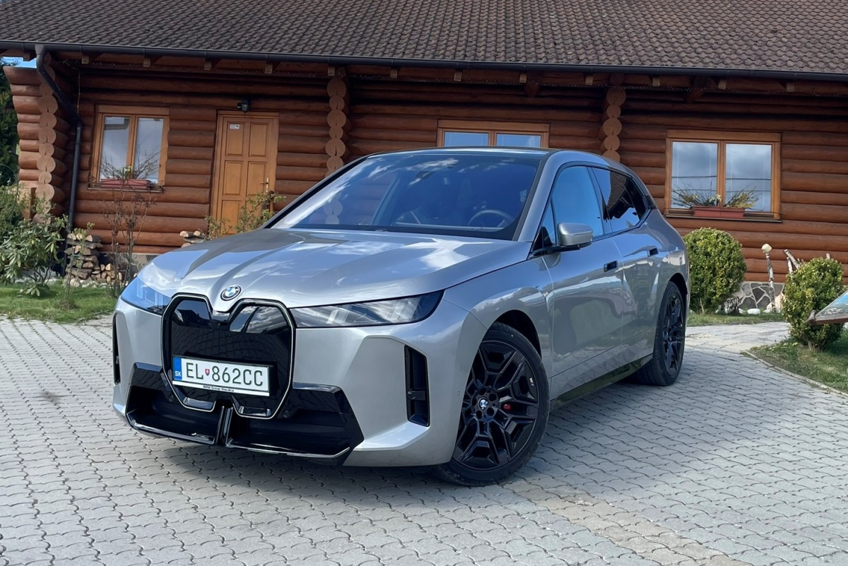 BMW iX xDrive60 - test 2026