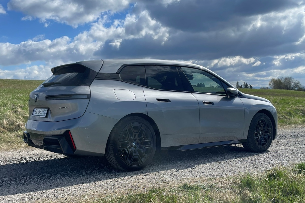 BMW iX xDrive60 - test 2026