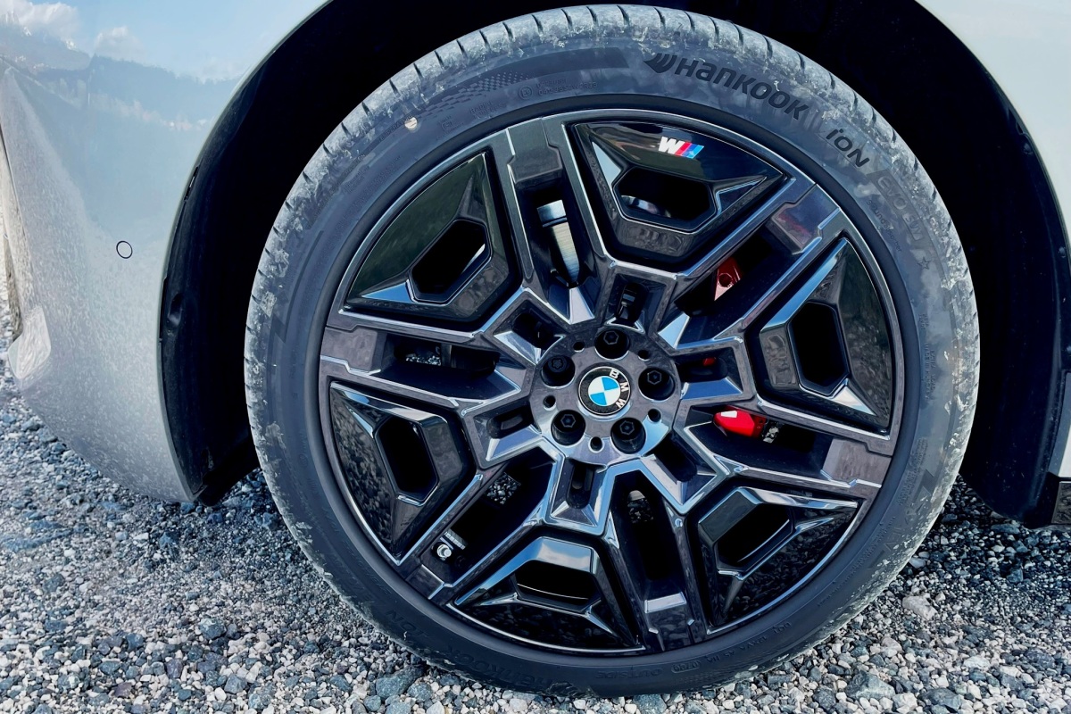 BMW iX xDrive60 - test 2026