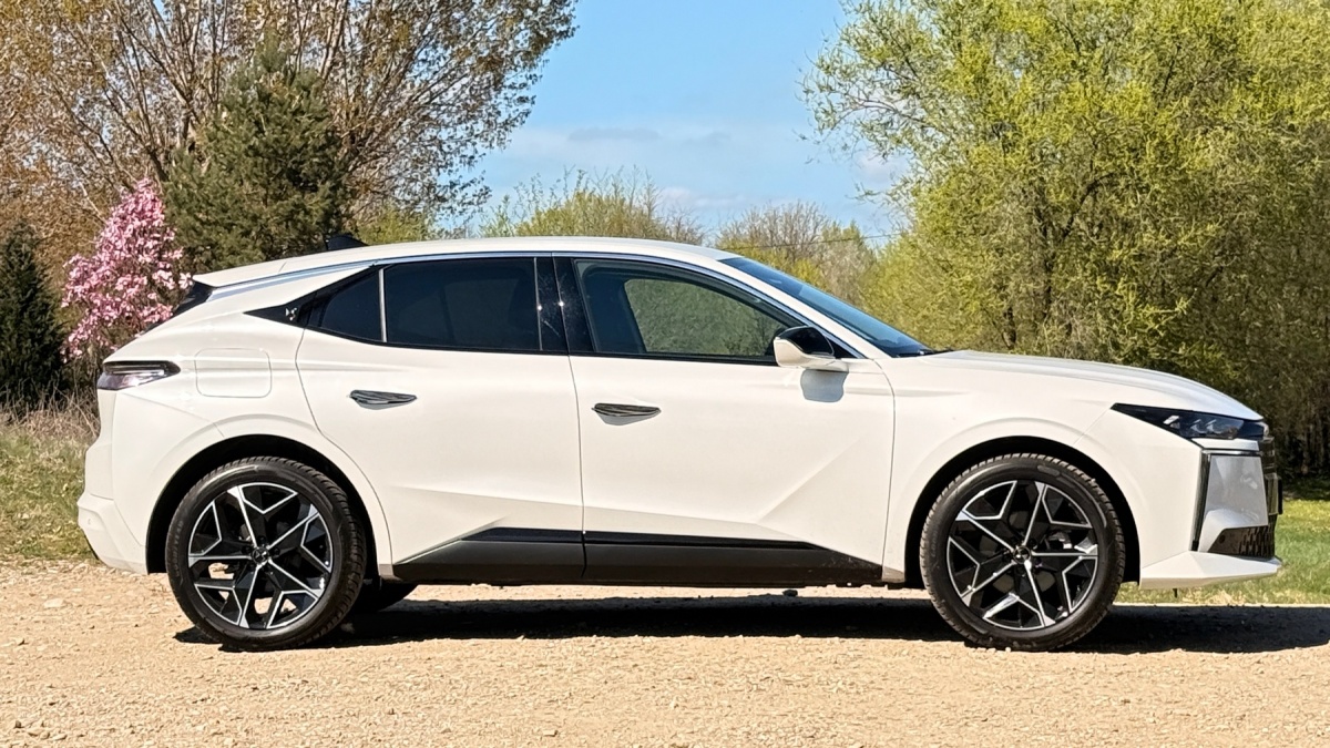 DS No4 Hybrid 145 (2026)