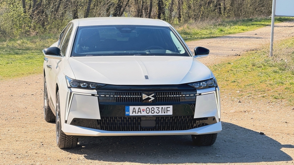 DS No4 Hybrid 145 (2026)