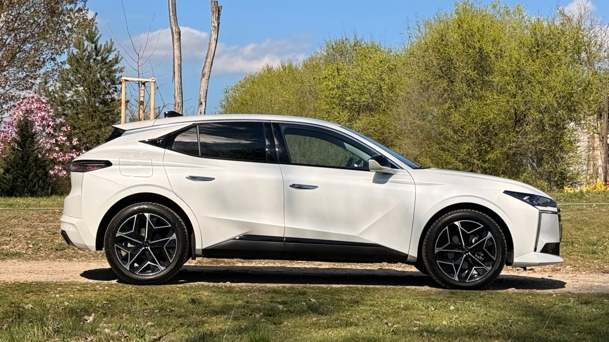 DS No4 Hybrid 145 (2026)