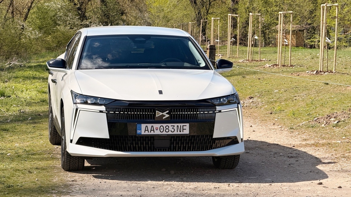DS No4 Hybrid 145 (2026)