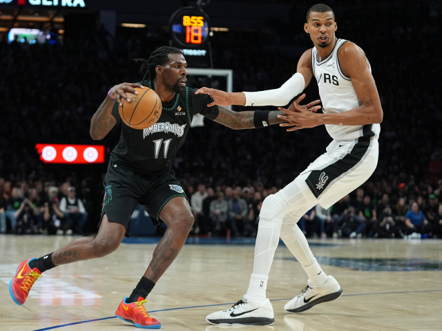Spurs Timberwolves Basketball