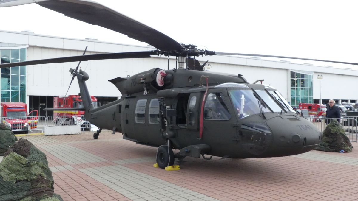 Sikorsky UH-60M Black Hawk  11 