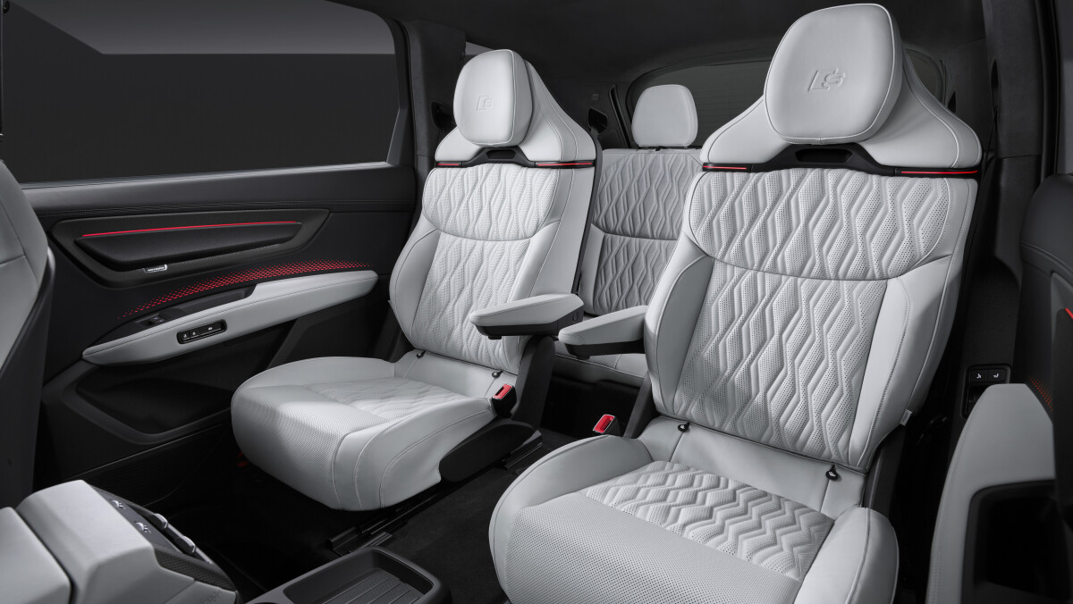 Audi Q9 - prvé snímky interiéru 2026