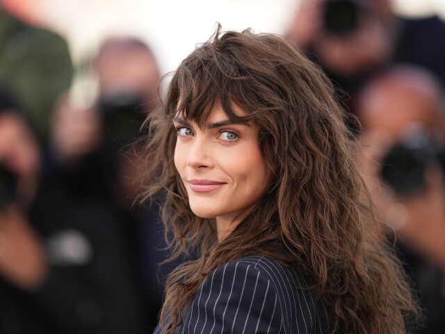 Modelka a herečka Cara Delevingne.