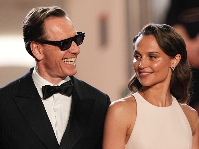 Michael Fassbender a Alicia Vikander