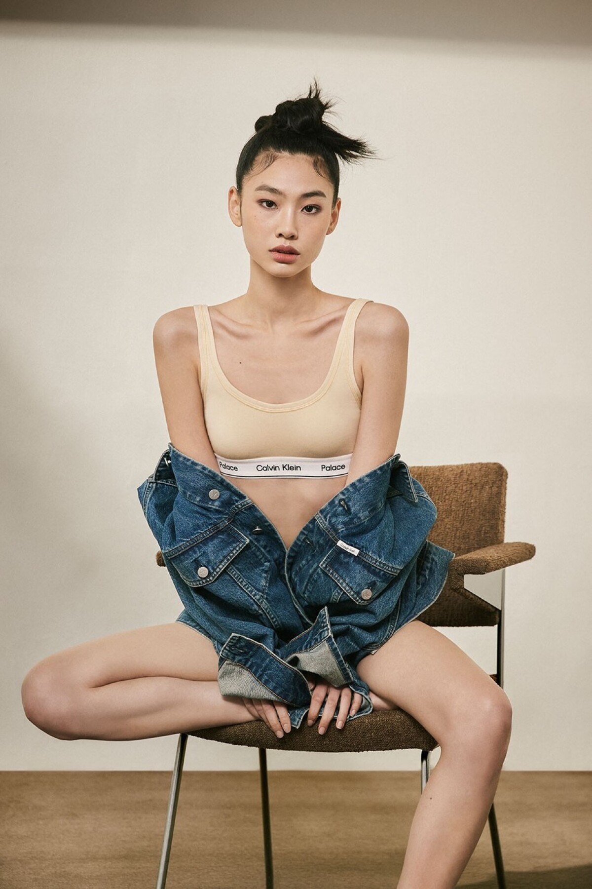 Hoyeon v kampani pre Calvin Klein a Palace