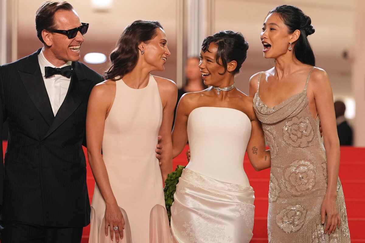 Michael Fassbender, Alicia Vikander, Taylor Russell a Hoyeon 