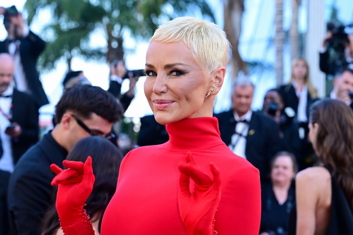 Známa slovenská modelka si prišla pozrieť film La bataille de Gaulle: L'âge de fer