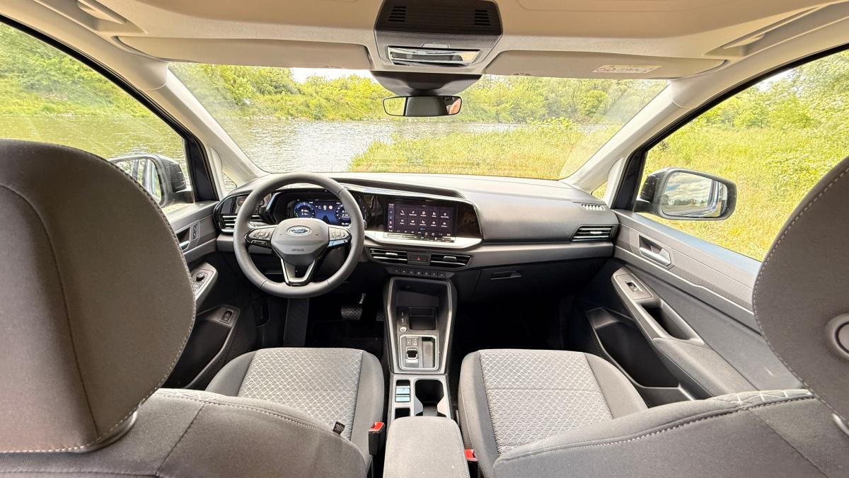 Ford Grand Tourneo Connect PHEV (2026)