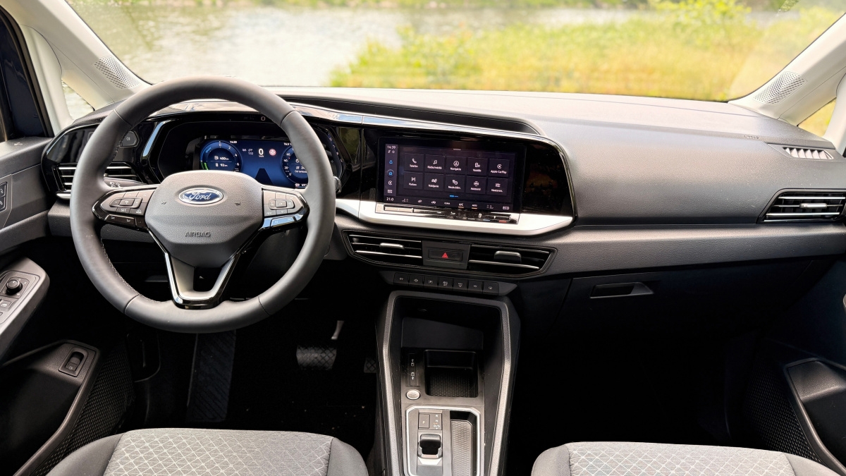 Ford Grand Tourneo Connect PHEV (2026)