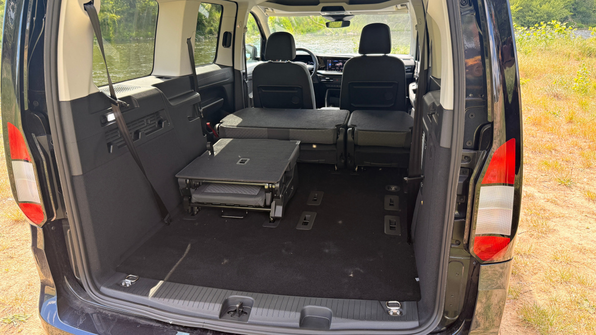 Ford Grand Tourneo Connect PHEV (2026)