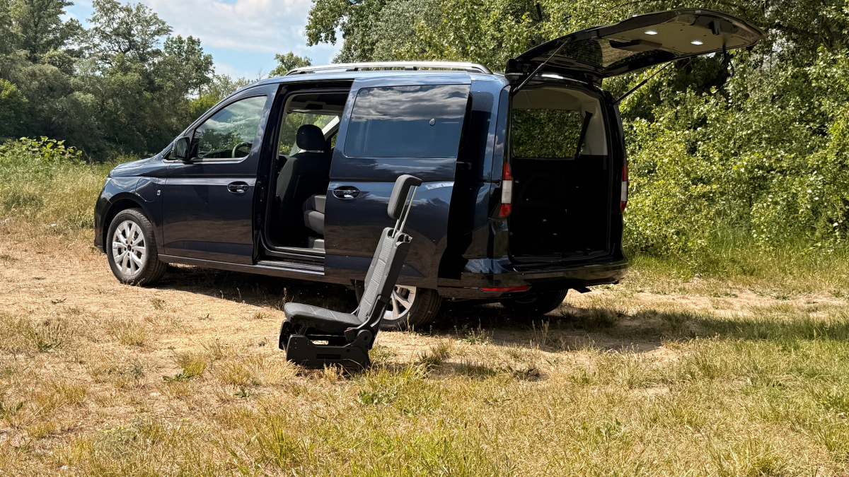 Ford Grand Tourneo Connect PHEV (2026)