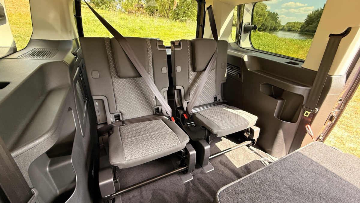 Ford Grand Tourneo Connect PHEV (2026)