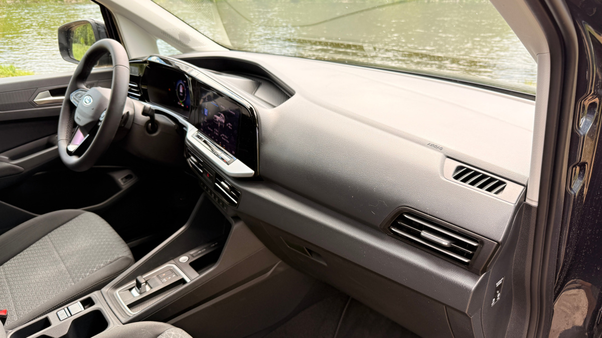 Ford Grand Tourneo Connect PHEV (2026)