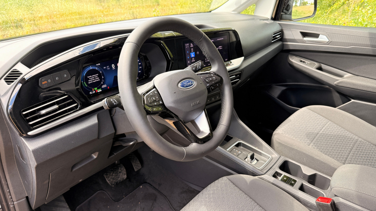 Ford Grand Tourneo Connect PHEV (2026)
