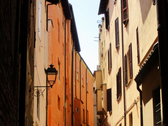 Boloňa, Bologna, Taliansko, cestovanie, turisti, dovolenka