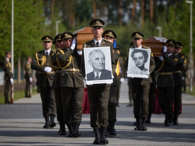 pochovanie Melynk s manzelkou