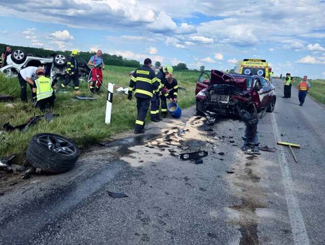 Dopravná nehoda, polícia, hasiči, zrážka,