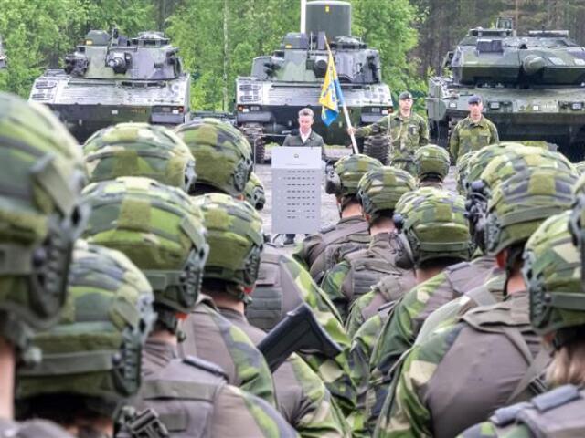 Predsunuté pozemné sily NATO vo Fínsku