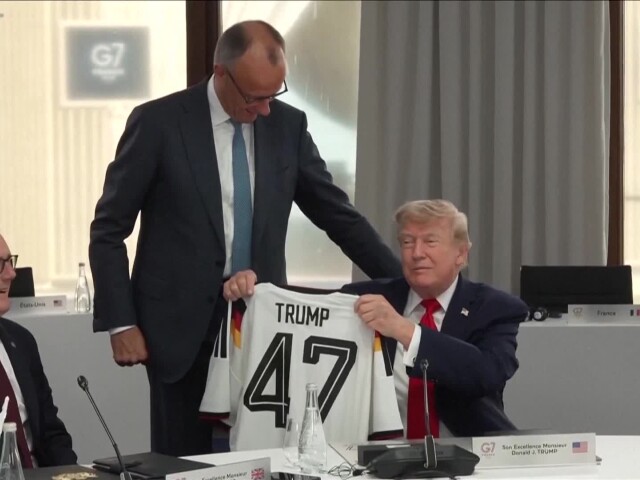 Merz, Trump, dres, Reuters, NEPOUZIVAT