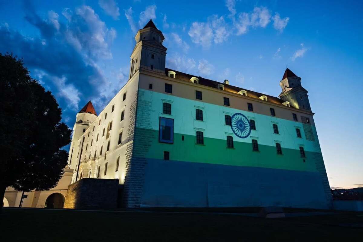 hrad, módí