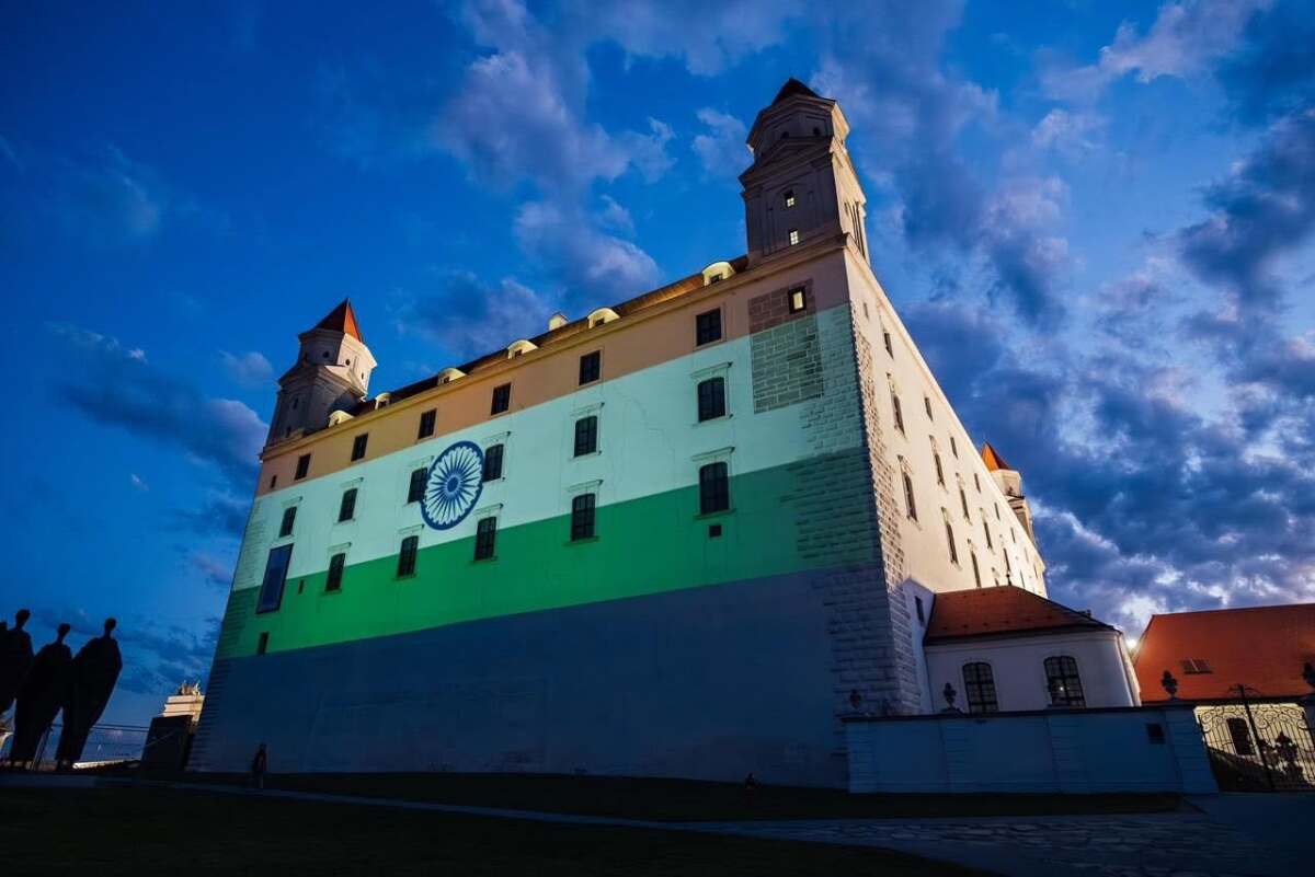 hrad, módí