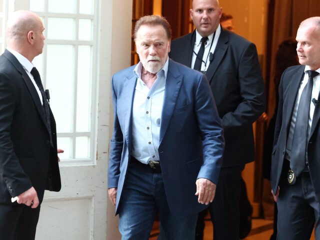 Známy herec Arnold Schwarzenegger bol v Prahe na akcii Noc s legendou