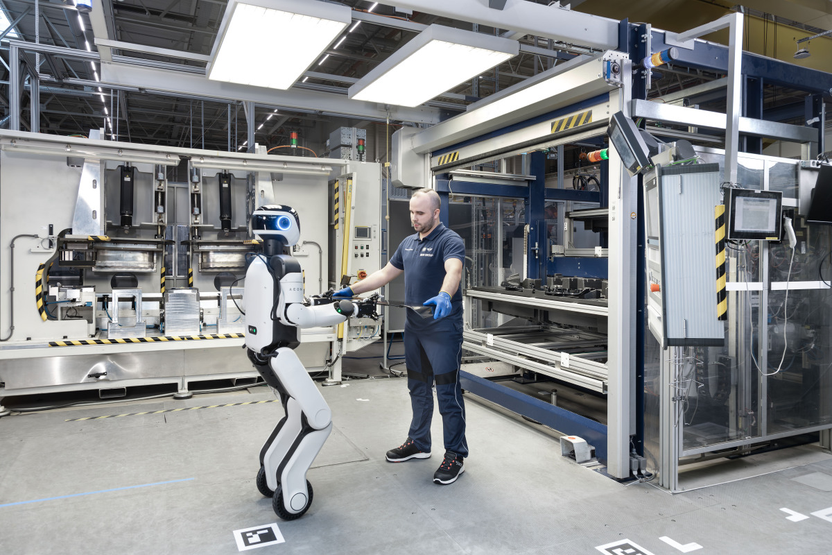 BMW - humanoidné roboty Lipsko