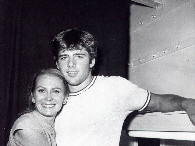 Herečka Juliet Mills a jej manžel Maxwell Caulfield na zábere z 80-tych rokov. 