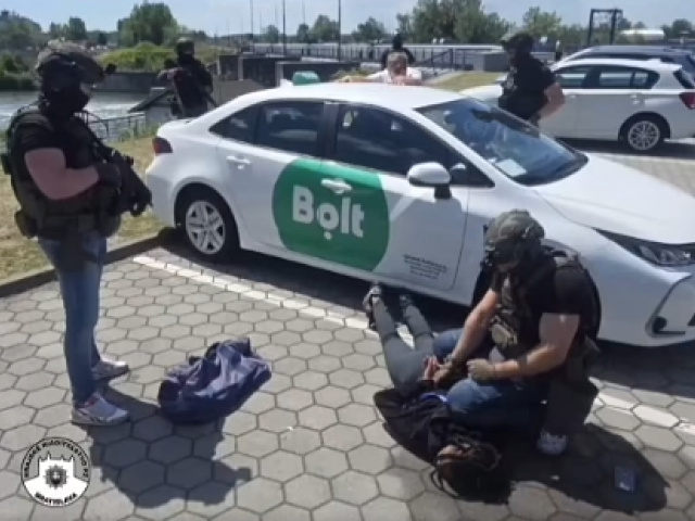 polícia zásah kriminalisti pašovanie zbraní