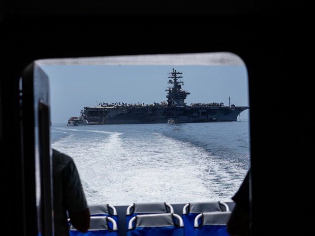 Warship / Navy aircraft carrier USS Nimitz /