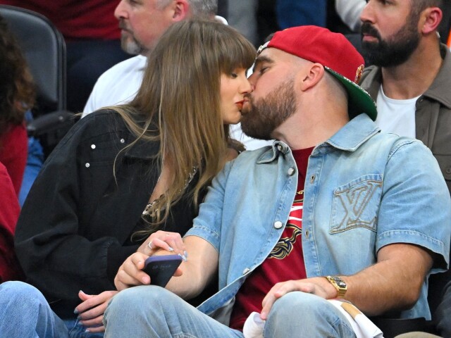 Taylor Swift a športovec Travis Kelce