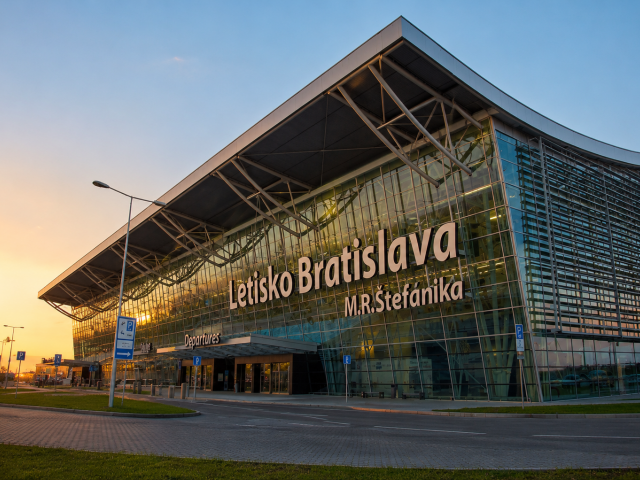 Letisko Bratislava, Letisko Milana Rastislava Štefánika